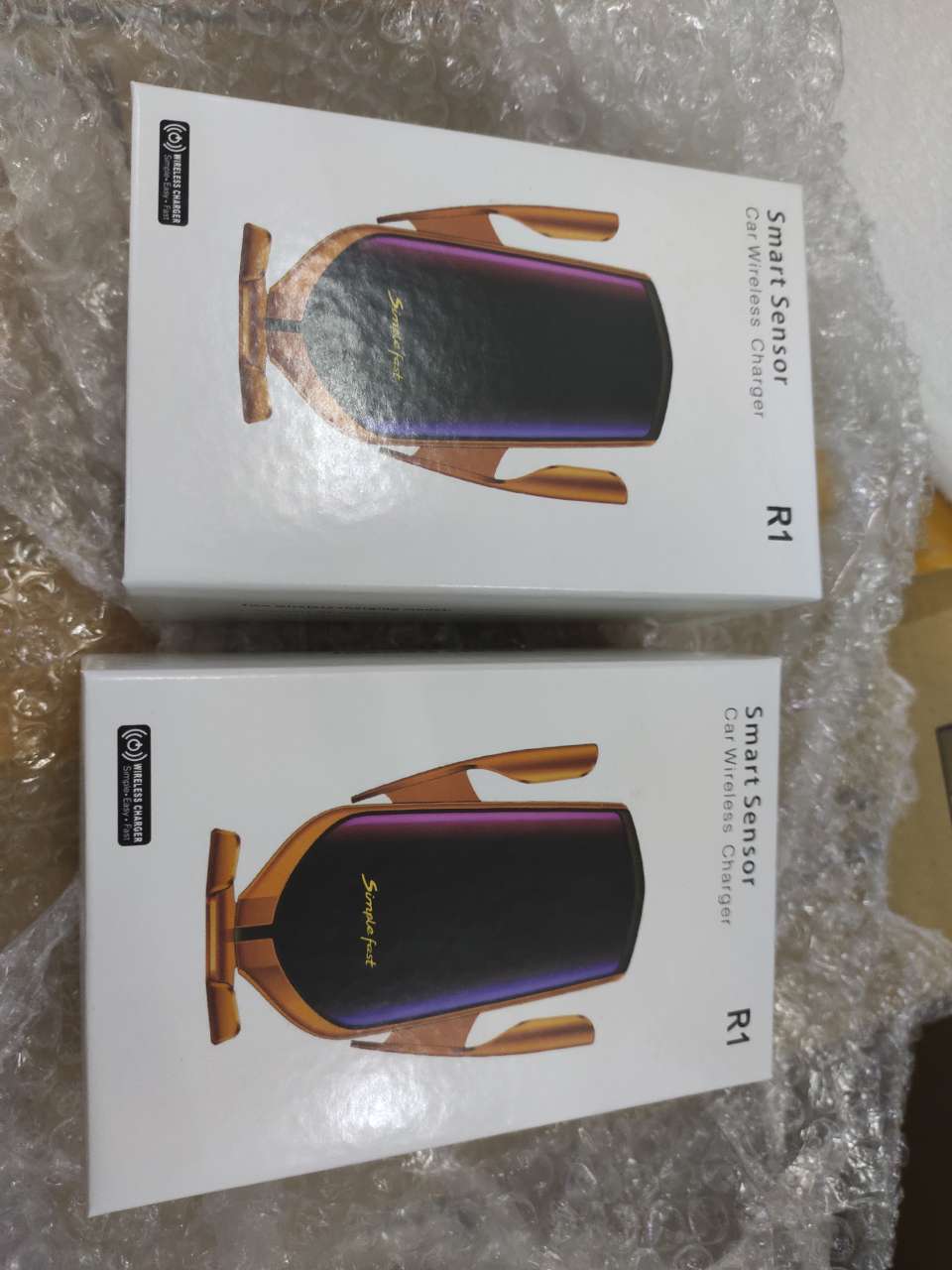 Magic Clip R1 Wireless Car Charger & Auto-Clamping Mount